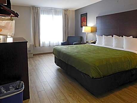 1 Queen Bed Nonsmoking