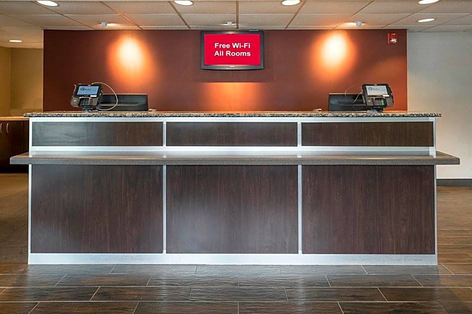 Red Roof PLUS+ West Springfield