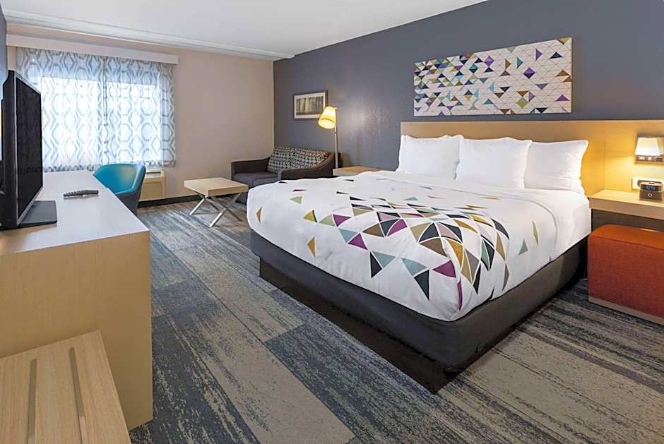 Baymont by Wyndham White Plains - Elmsford