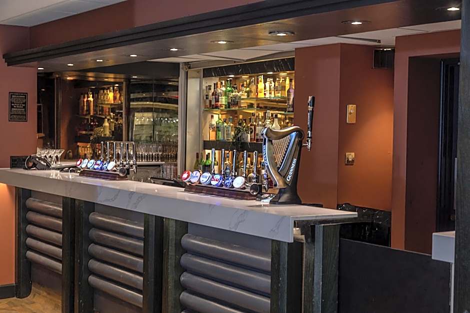 Hampshire Court Hotel & Spa
