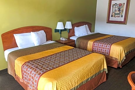 Queen Room with Two Queen Beds - Smoking
