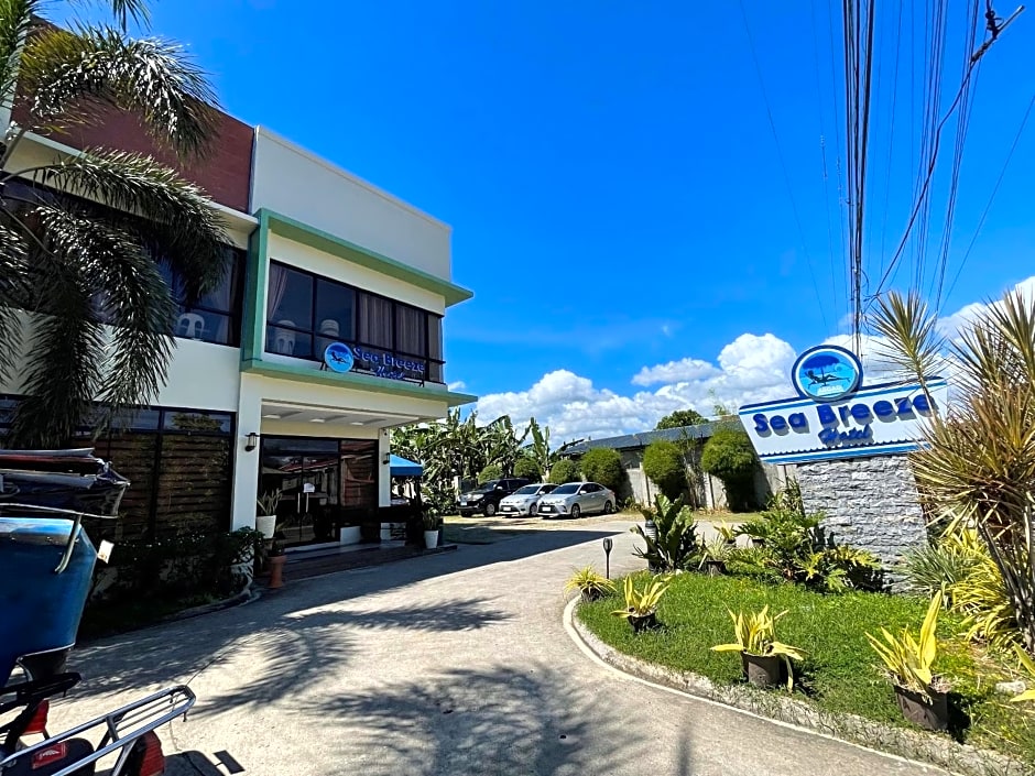 Argao Seabreeze Hotel powered by Cocotel