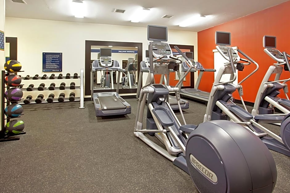 Newly Renovated - Hampton Inn & Suites El Paso-Airport