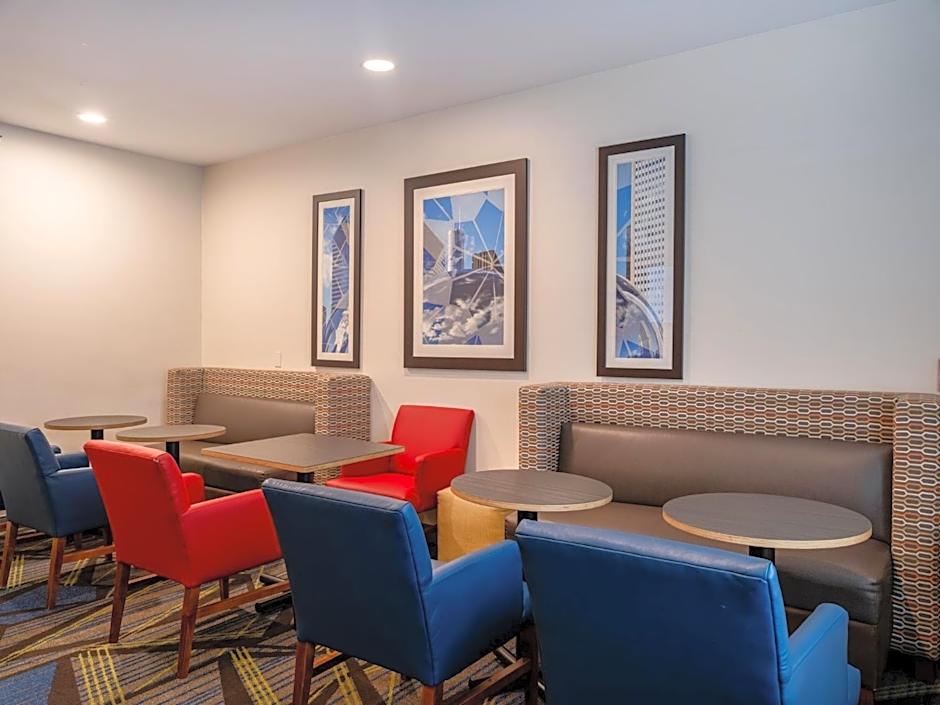 Holiday Inn Express Hotel & Suites Chicago-Libertyville By IHG