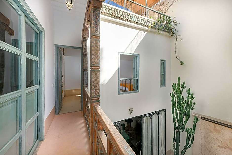Riad Le J