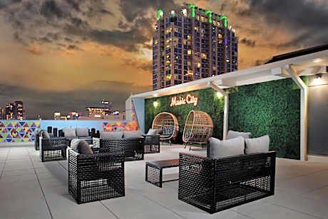 Aloft Nashville West End