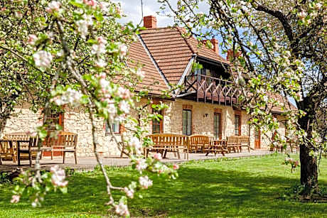 Karlamuiza Country Hotel