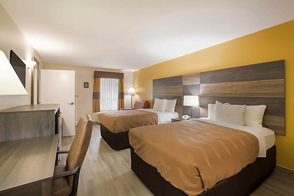 Quality Inn & Suites Greensboro near Lake Oconee