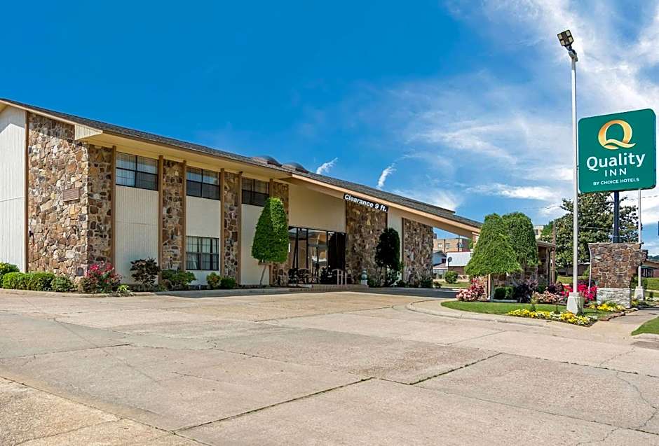 Quality Inn Magnolia