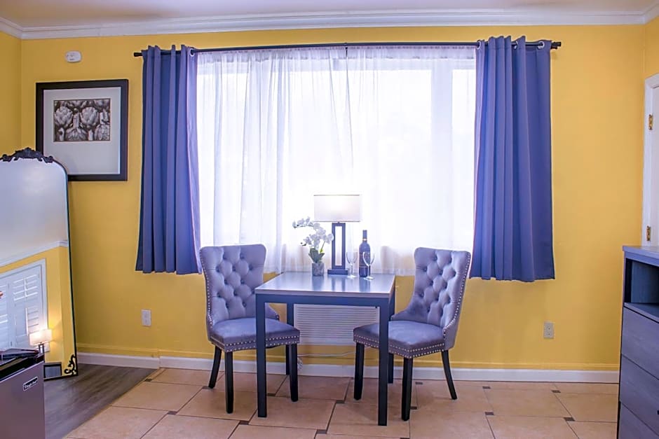 Carmel Wayfarer Inn