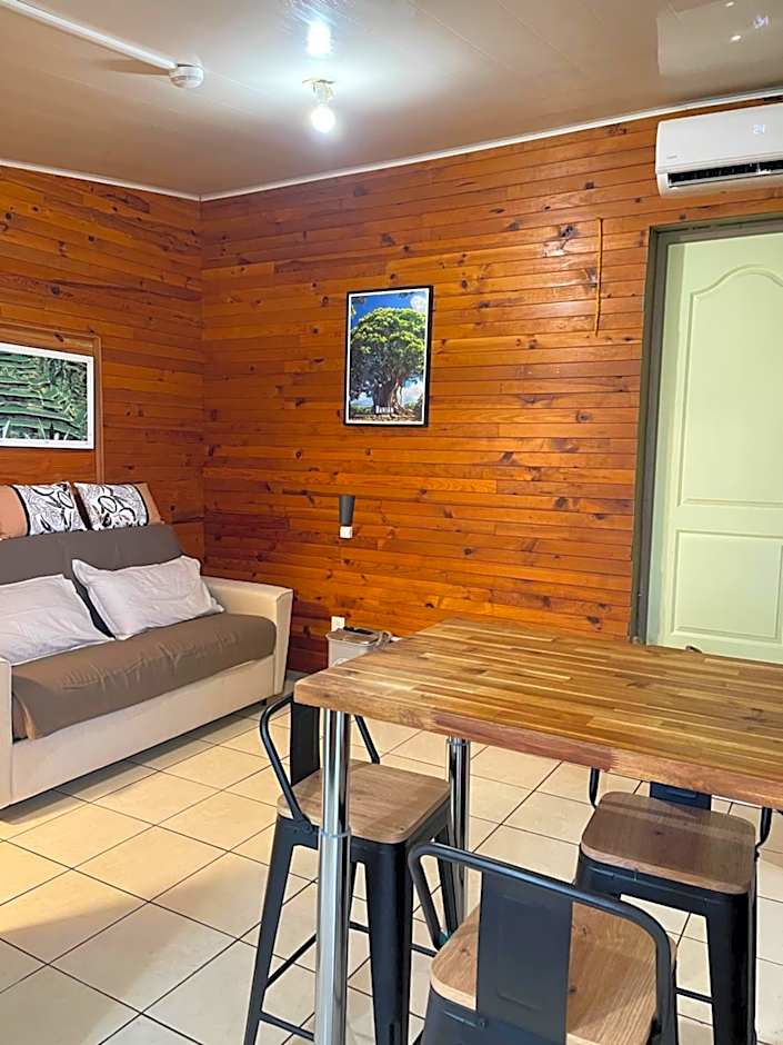 GITE-Hotel LA CAZ DES ORANGERS
