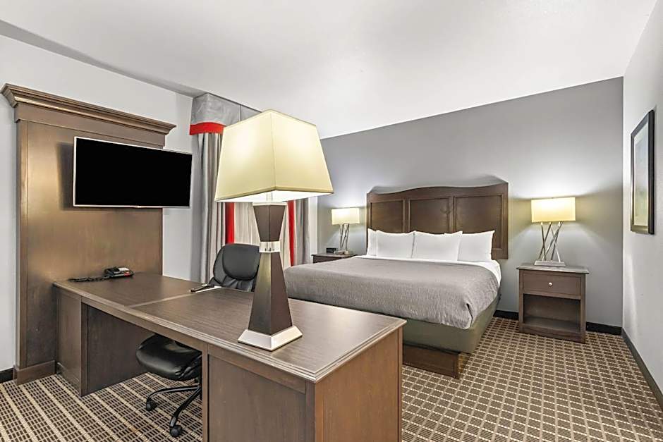 Quality Inn & Suites Pearsall