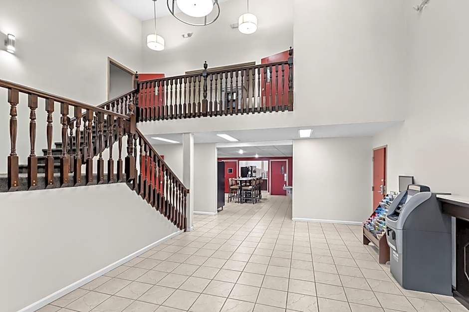 Red Lion Inn & Suites Pontoon Beach