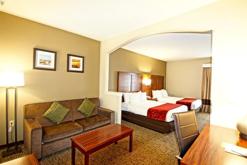 Comfort Suites Near University