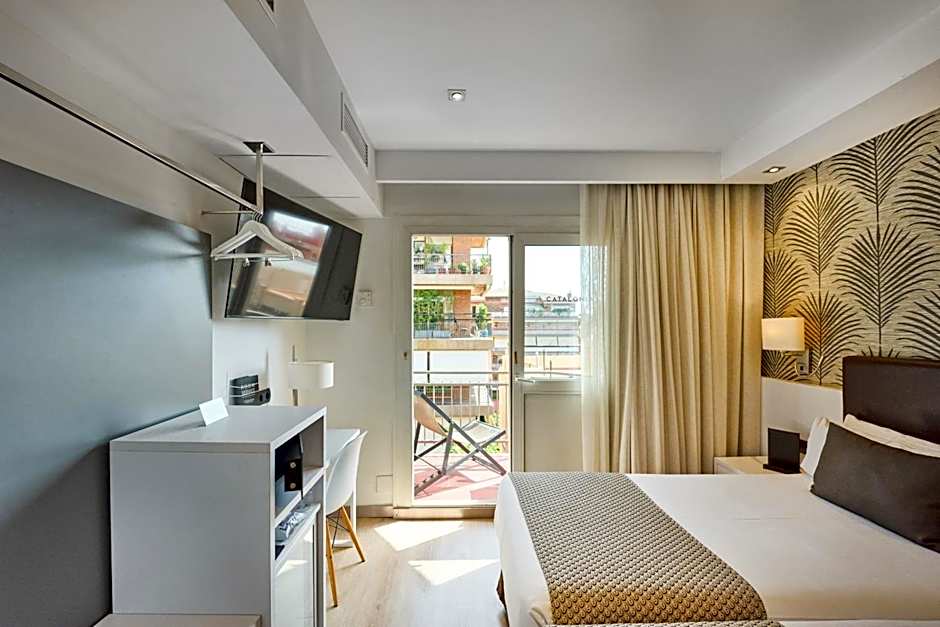 Catalonia Castellnou Hotel