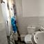 Alba 2 apartamento y Alba 3 habitación con baño