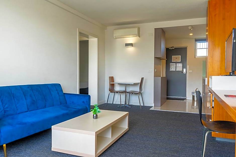 Cosmopolitan Hotel and Apartments