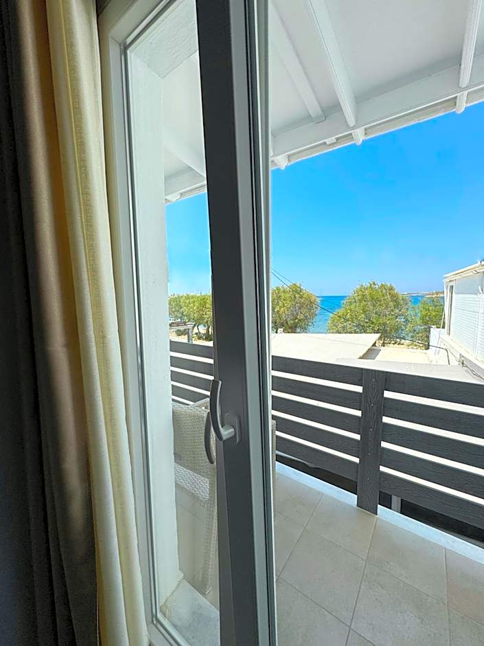 Kirki Rooms by the sea