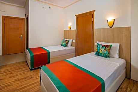 Family Room with Garden View