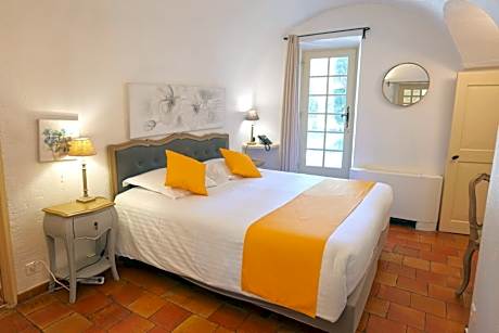 Standard Double or Twin Room with Garden View