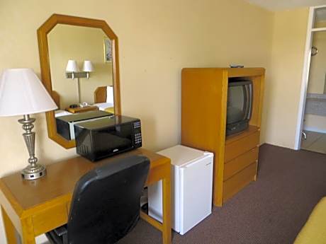 Double Room with Two Double Beds - Smoking
