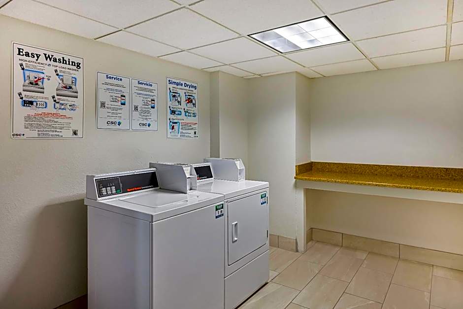 La Quinta Inn & Suites by Wyndham Albuquerque West