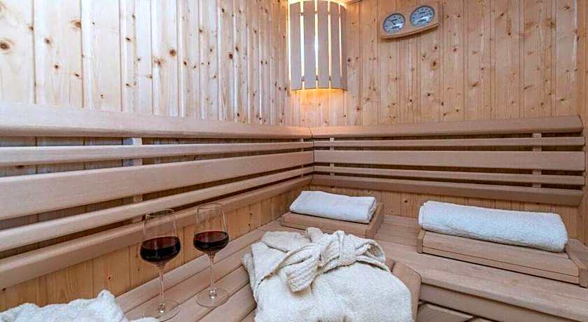 Villa Kirsten with heated pool, jacuzzi and sauna - by TA Leut Agency