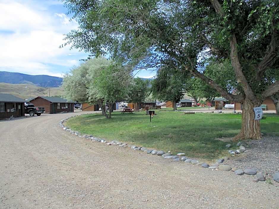 Yellowstone Valley Inn