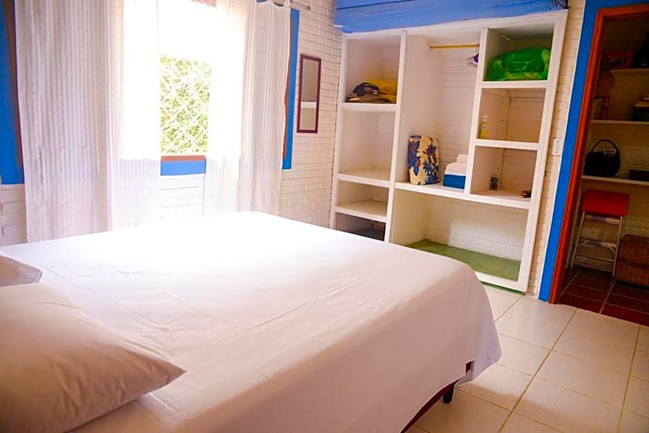 Otima casa c Wi Fi 8 min da praia Barequecaba SP