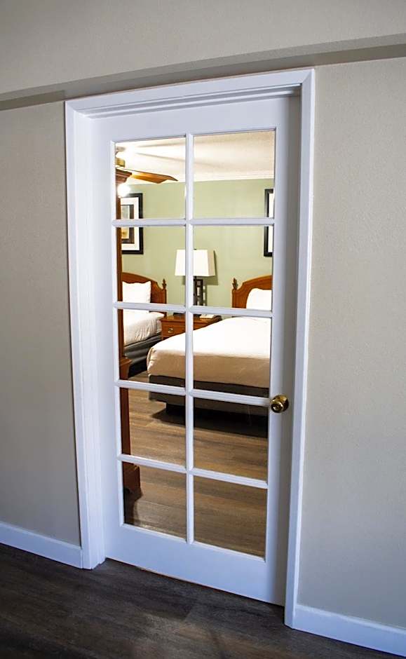Travelodge by Wyndham Monterey Bay