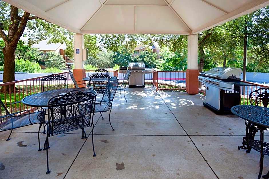 Sonesta Simply Suites Austin The Domain Area