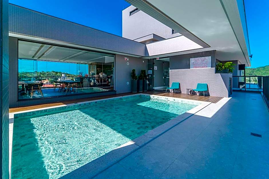 Adra 105 - Excelente apartamento no centro de Bombinhas - Rooftop com piscina e academia - À poucos metros da praia - (Consultar serviços de roupas de cama e banho)