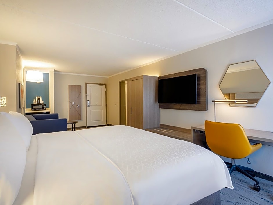 Holiday Inn Express & Suites Greensboro - (I-40 @ Wendover) By IHG