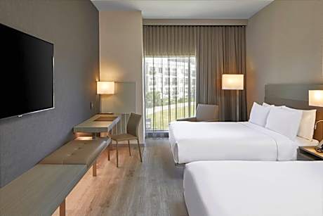 Queen Room with Two Queen Beds - Hearing Access