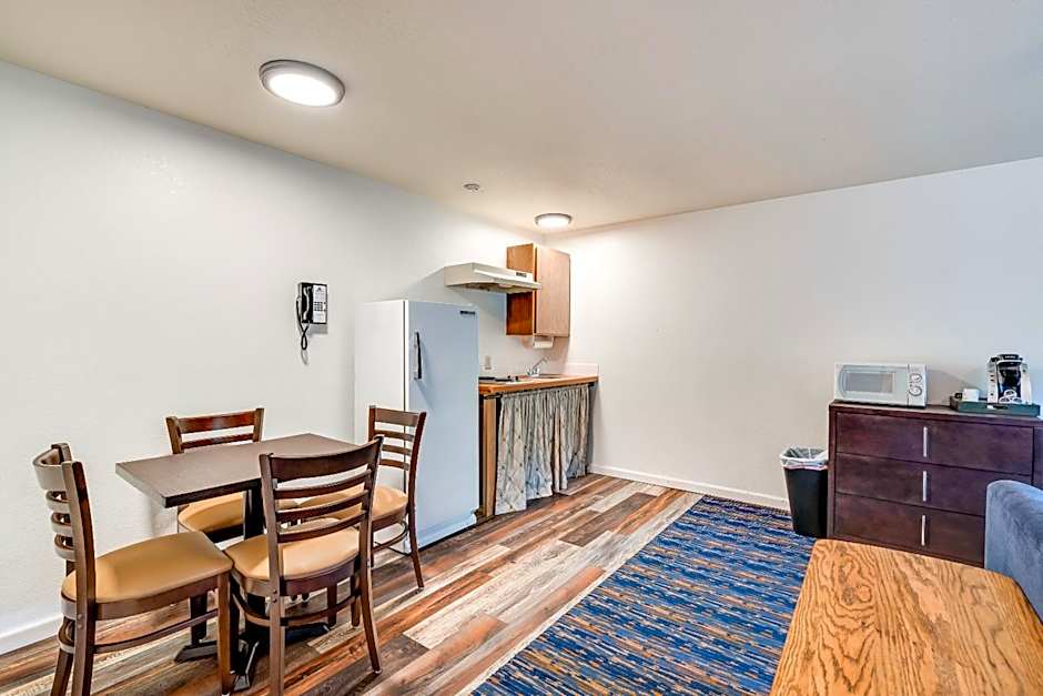 Photo 1 of 8 of Family Suite