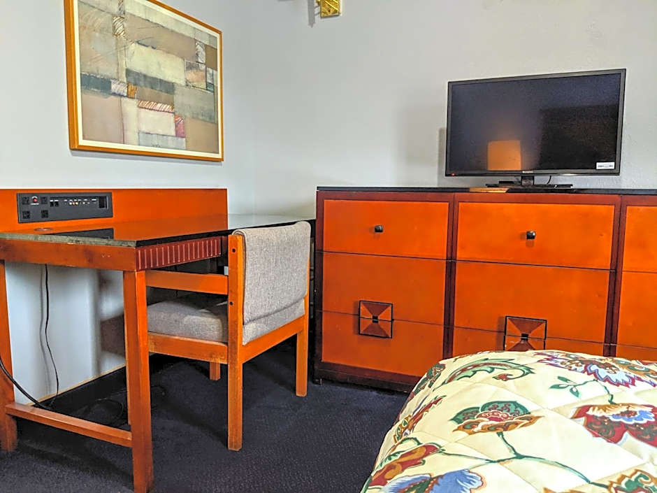 Executive Inn