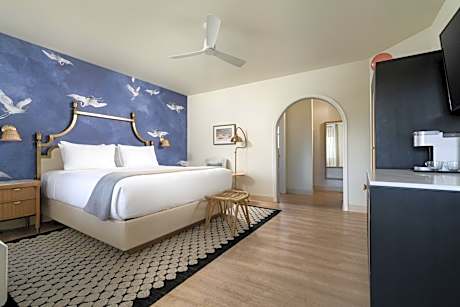 Deluxe King Renovated
