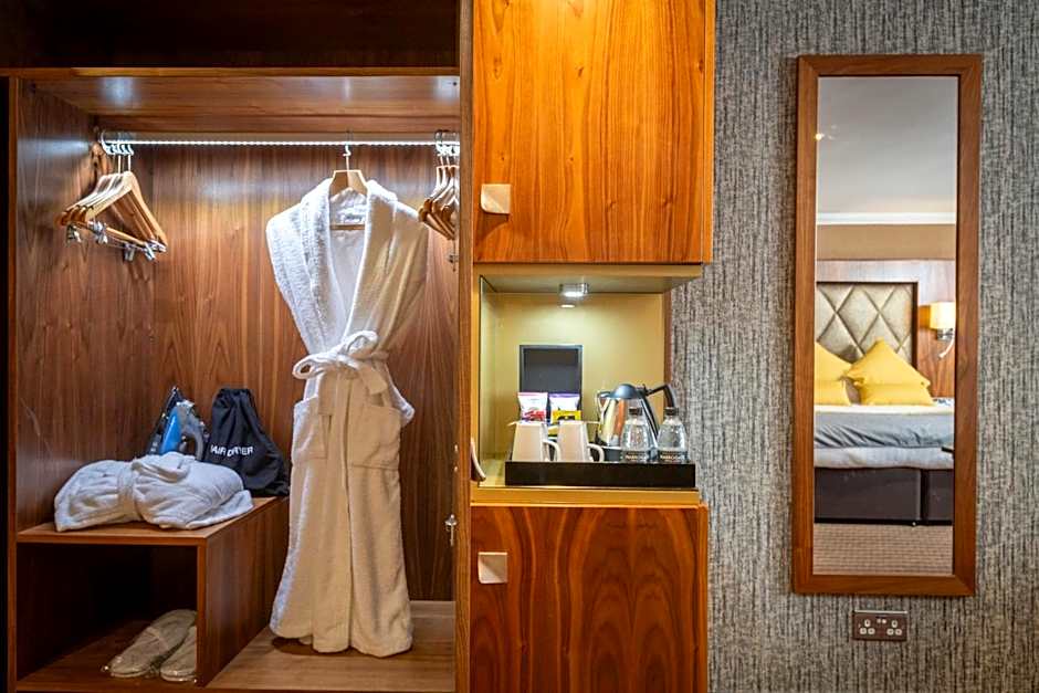 Donnington Manor Hotel