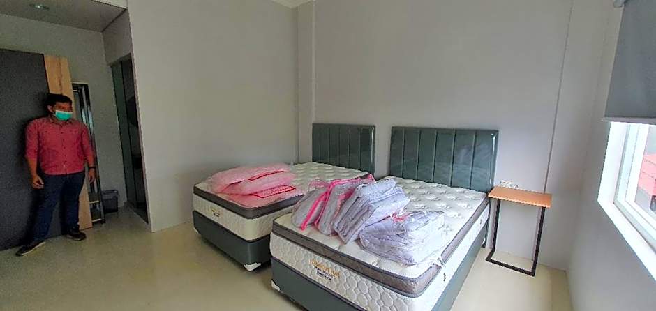 RedDoorz Plus near Siloam Hospital Balikpapan