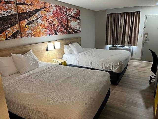 Days Inn by Wyndham Carthage
