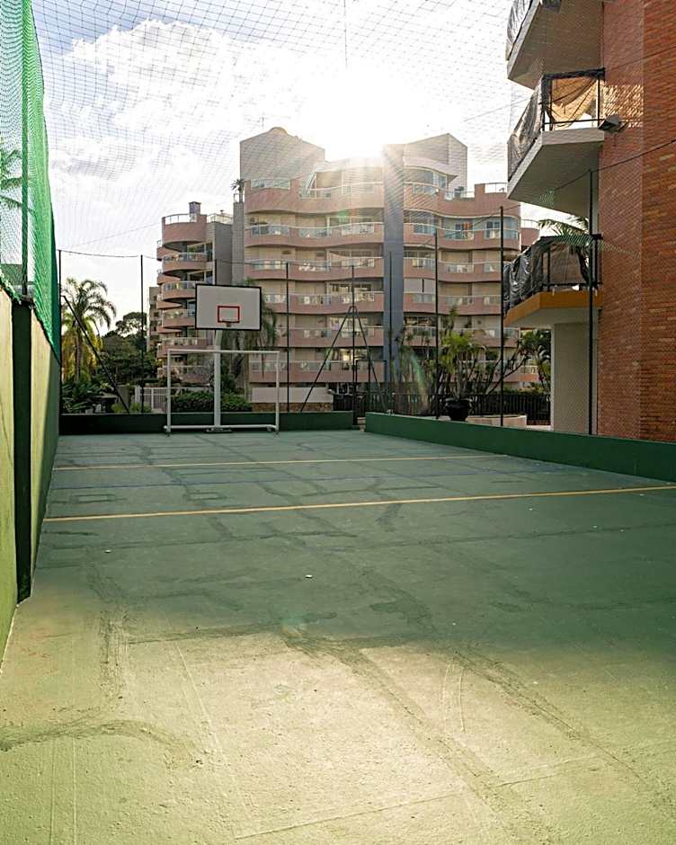 Apartment right on the sand in Riviera de São Lourenço