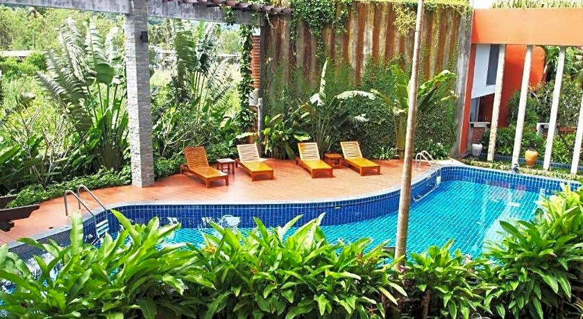 Phuket Ecozy Hotel