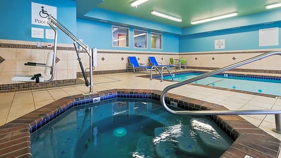 Holiday Inn Express Hotel & Suites Everett, an IHG Hotel