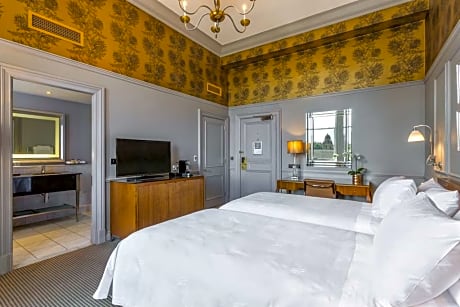 Premier Twin Room with Castle View