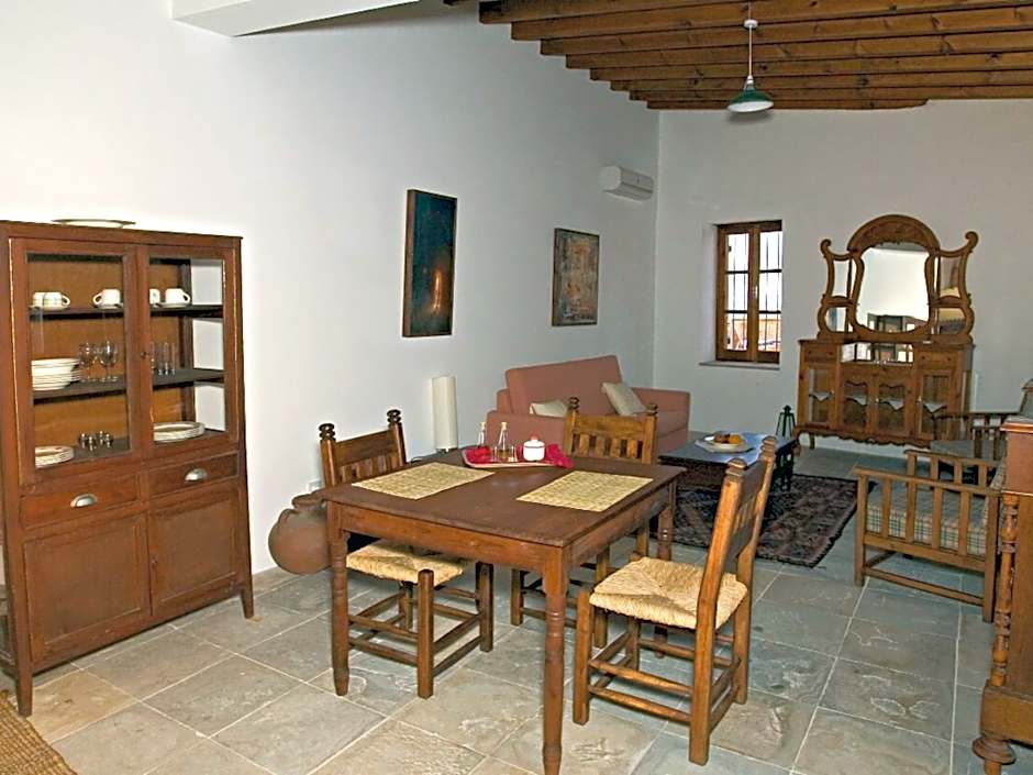 Porfyrios Country House