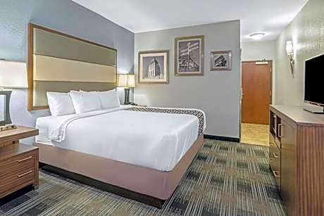 1 King Bed Mobility Accessible Room