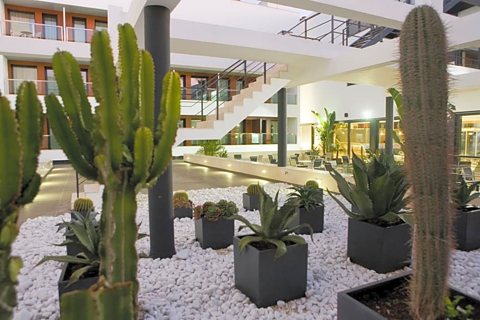 Hotel y Apartamentos Conilsol