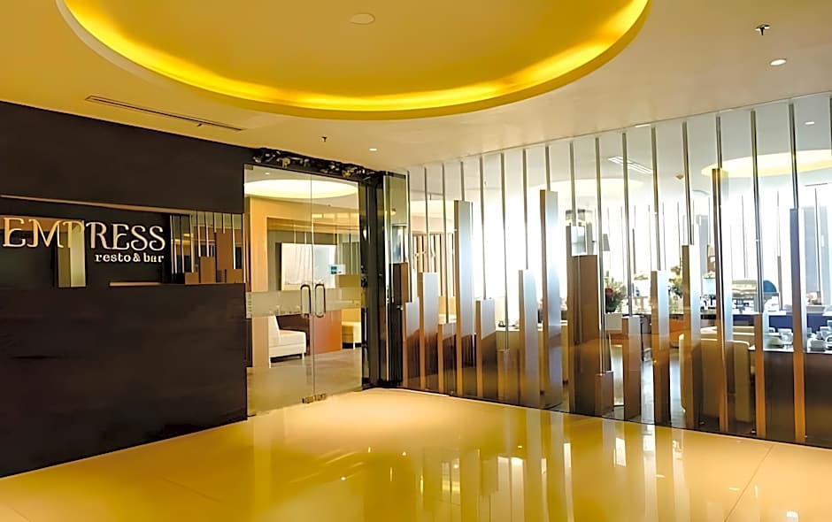 Empress Hotel Makassar City Center by LIFE