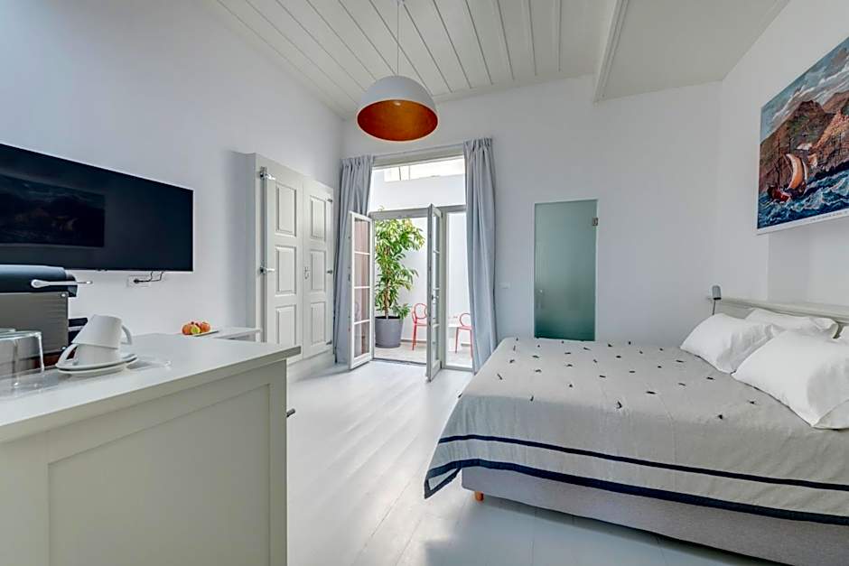 Skylight - 1873 Seafront Luxury Suites on the Harbor, City Center