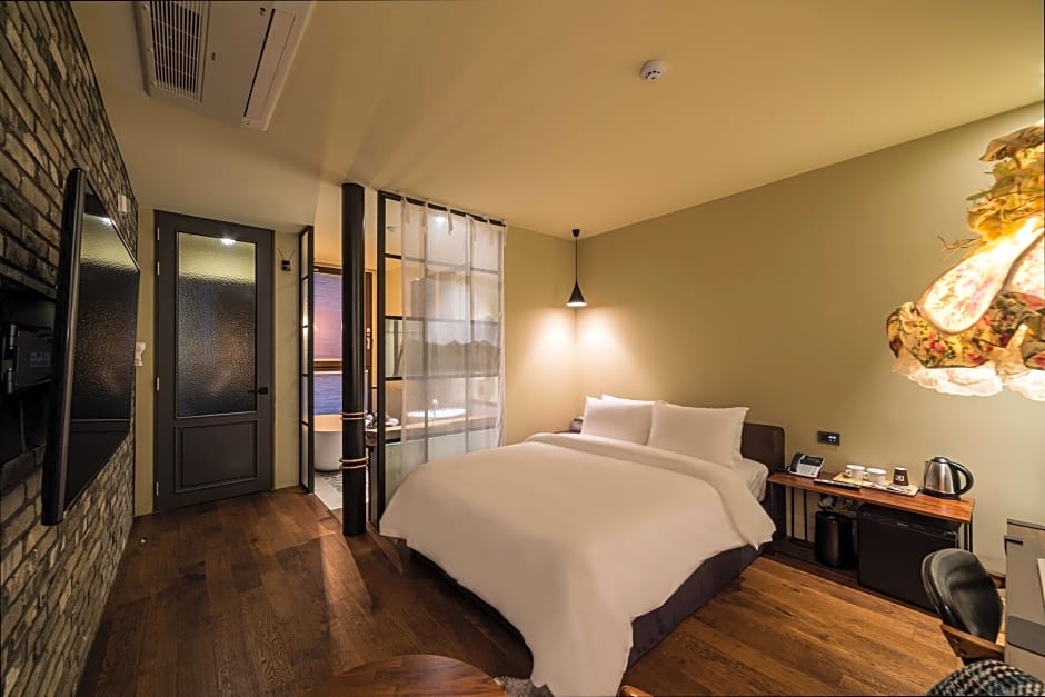 Hotel March